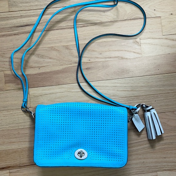 Coach Handbags - COACH Crossbody Bag